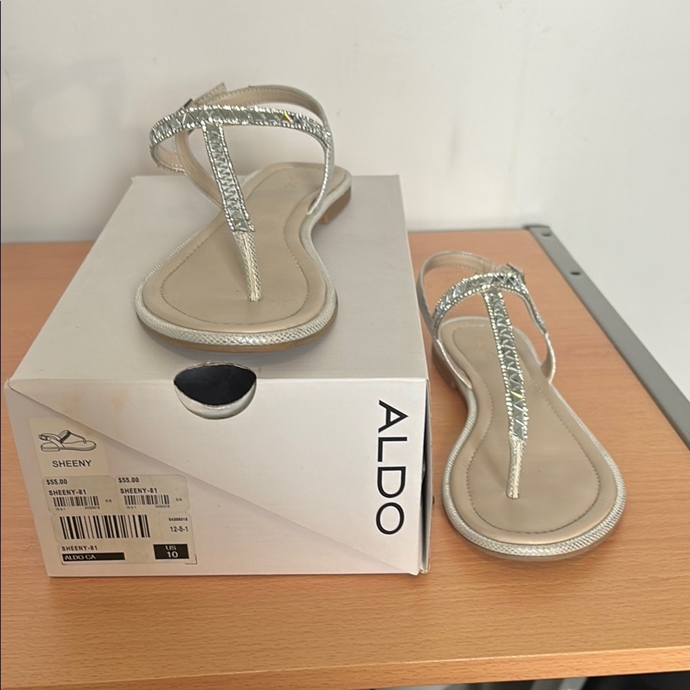 Aldo Silver Sandals Sleek and Stylish